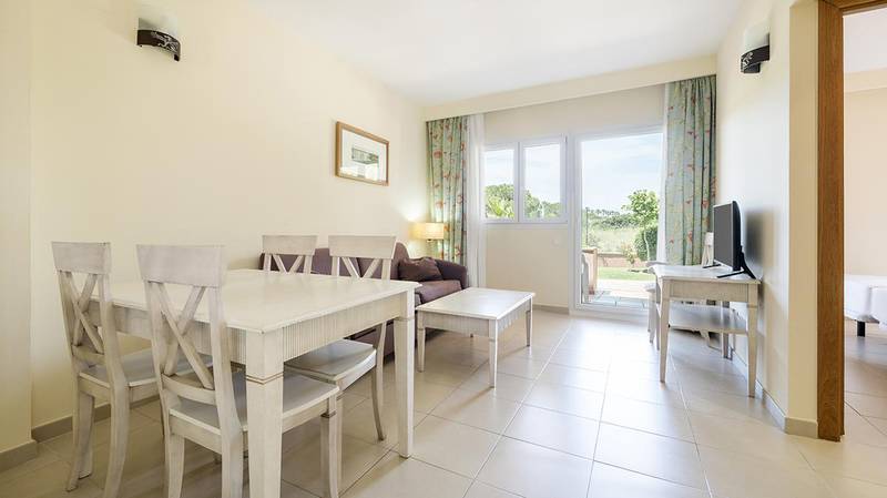  Aparthotel ILUNION  Sancti Petri Cádiz