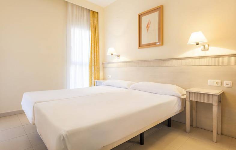 Aparthotel ILUNION  Sancti Petri Cádiz
